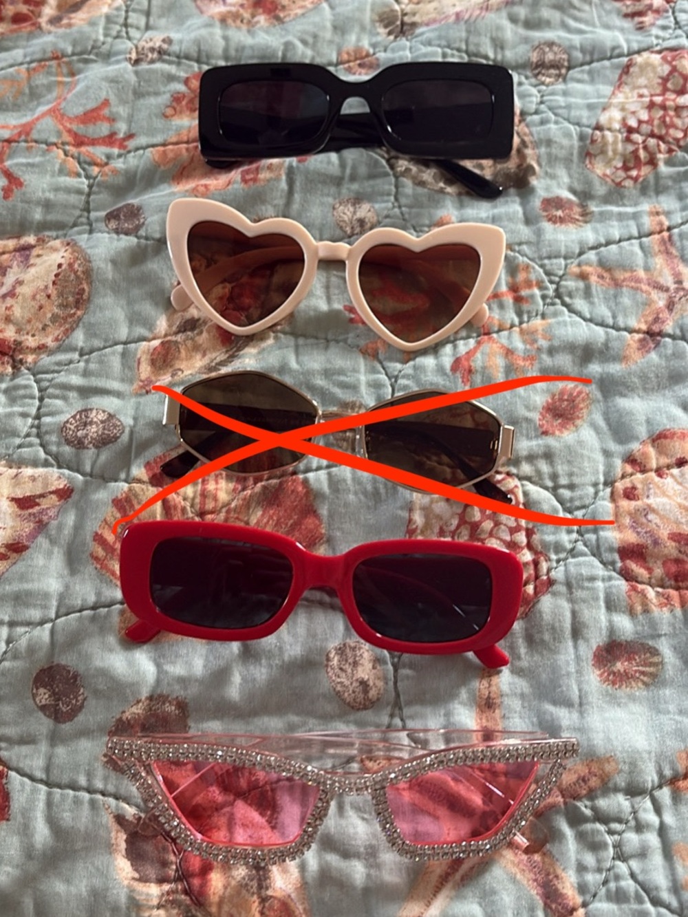 Assorted Women's Fashion Sunglasses bundle